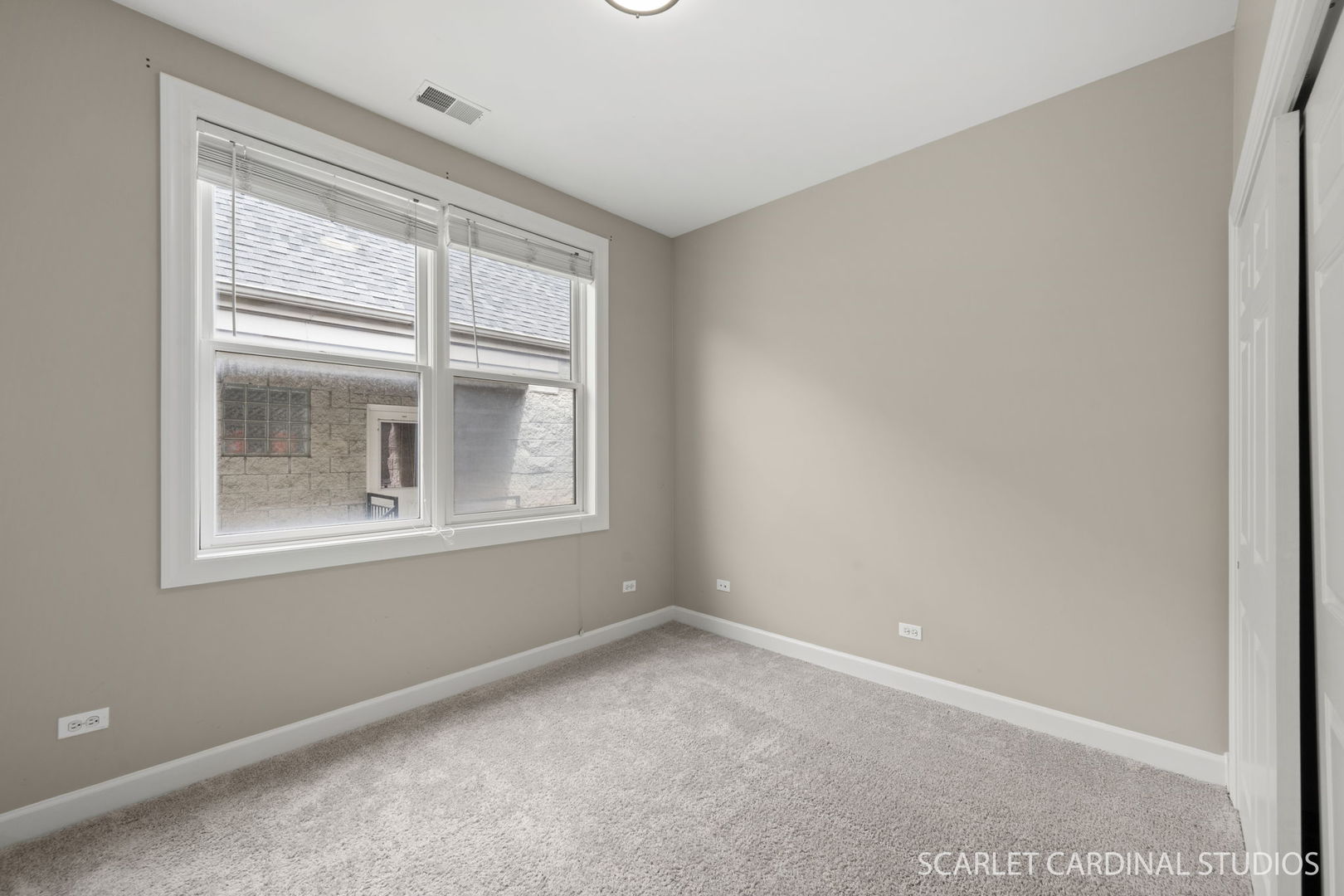 1419 West Fillmore Street, Unit 3W Chicago, IL 60607 - Photo 23 of 26 a view of an empty room with a window