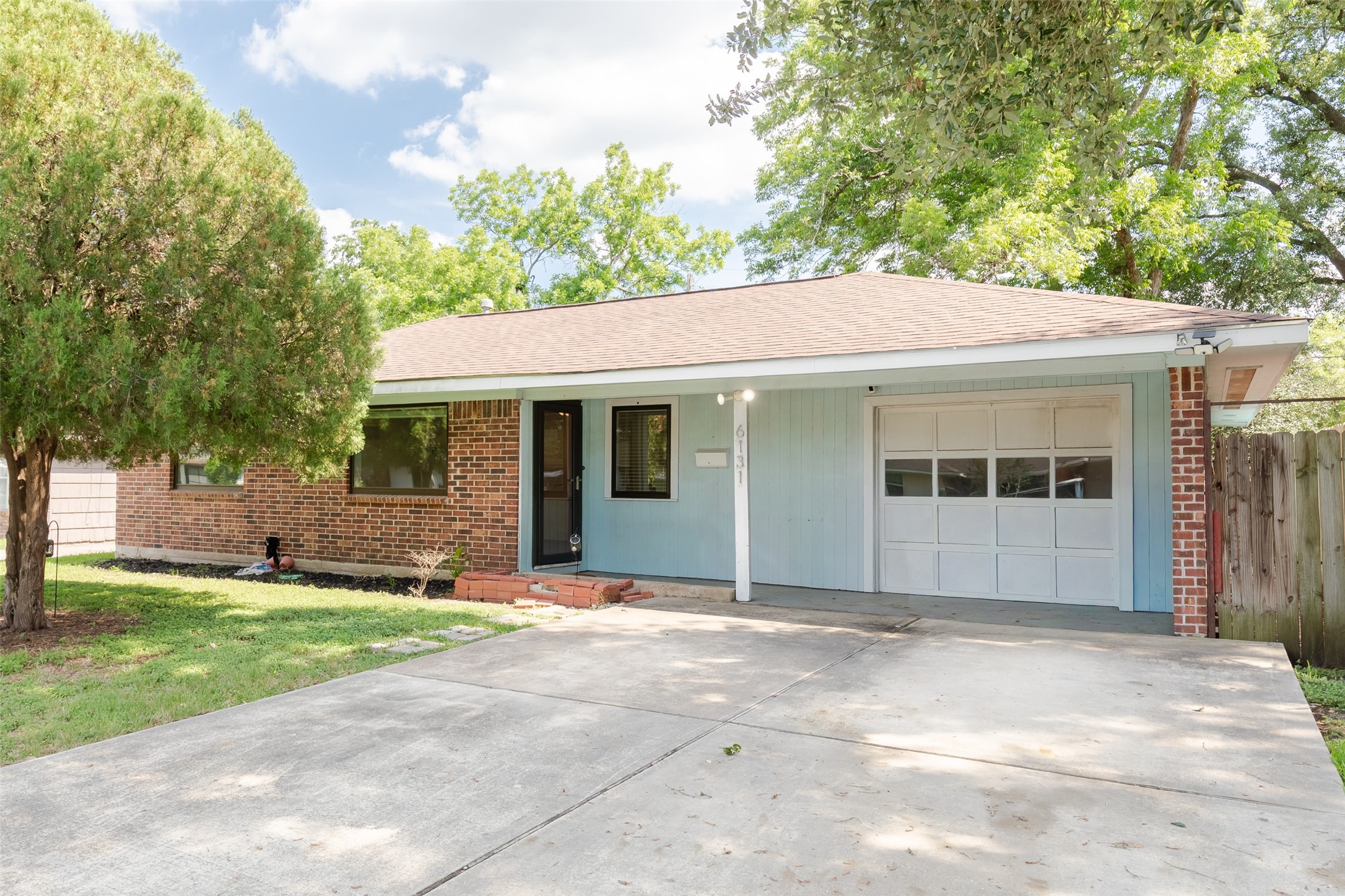 6131 Grape Street Houston, TX 77074 - Photo 1 of 41