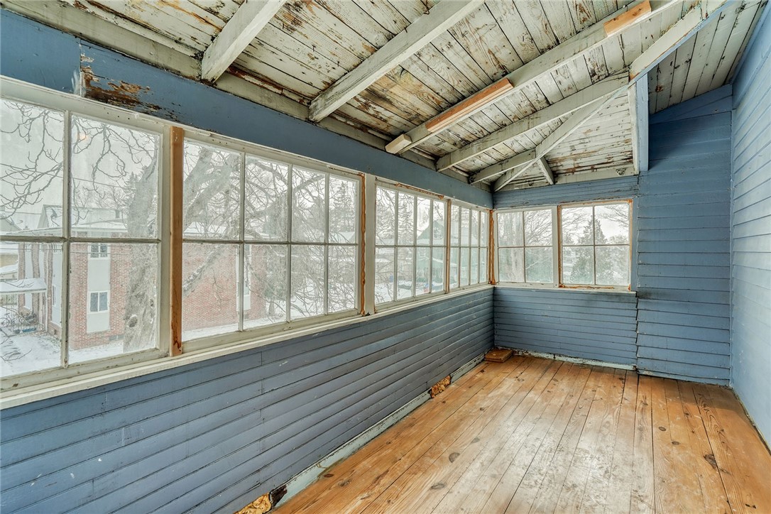 40 Stewart Street Rochester, NY 14620 - Photo 37 of 50 2ND FLOOR SUN PORCH