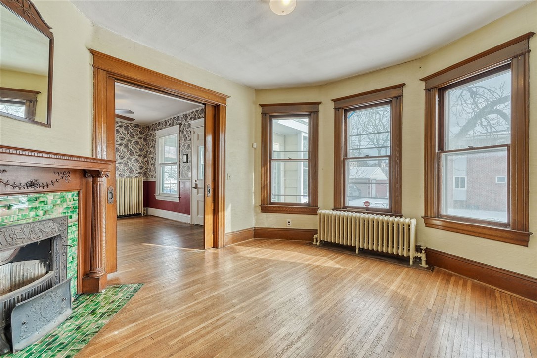 40 Stewart Street Rochester, NY 14620 - Photo 10 of 50 LIVING ROOM