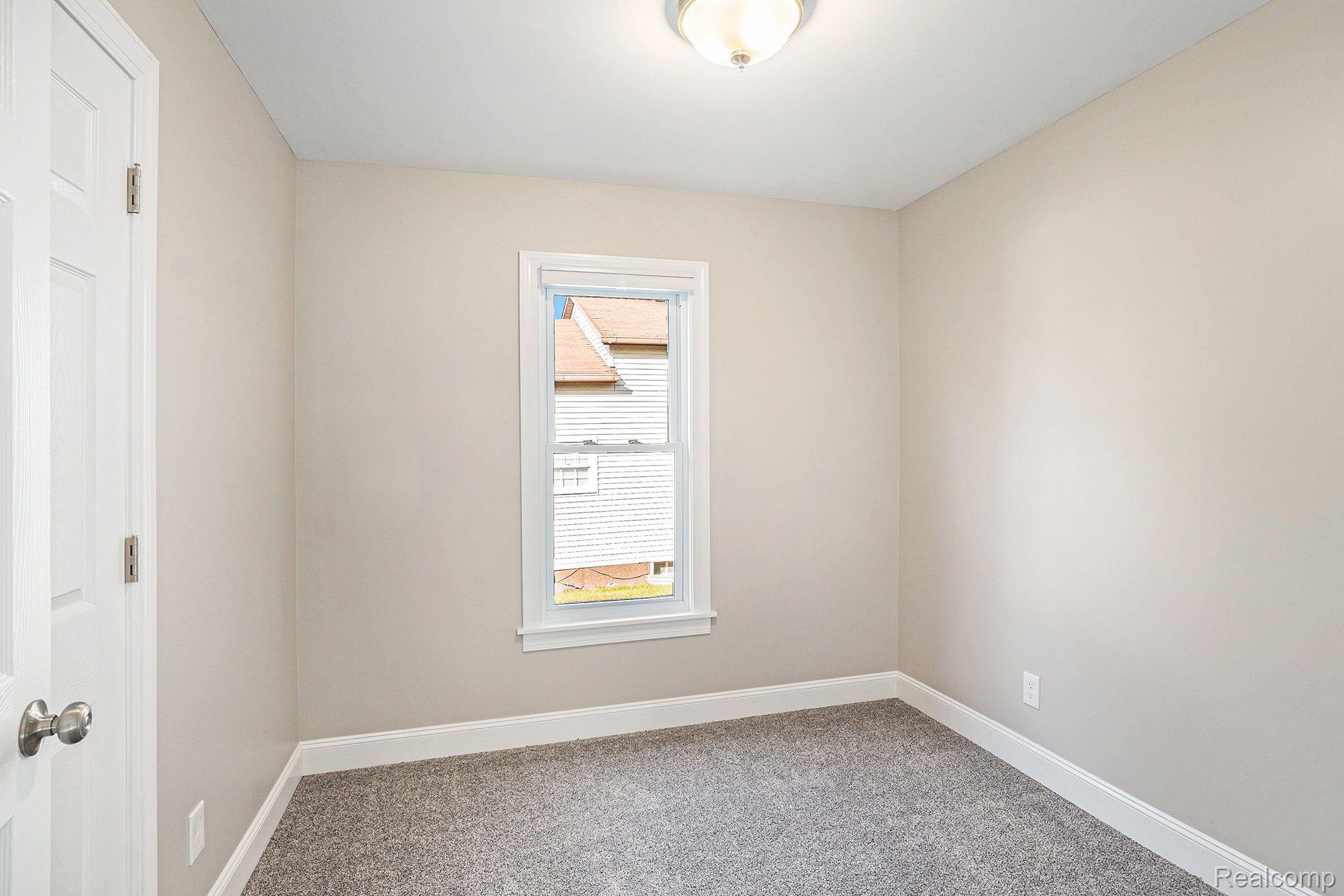 308 South Adelaide Street Fenton, MI 48430 - Photo 12 of 16