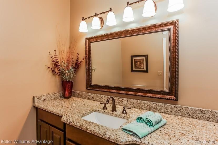 3378 Sawgrass Court Rochester Hills, MI 48309 - Photo 23 of 52