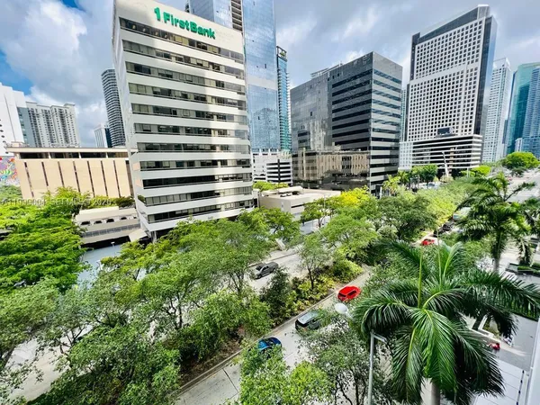 $4,300 | 951 Brickell Avenue, Unit 607, Miami, FL 33131