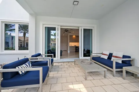 a view of entryway and hall