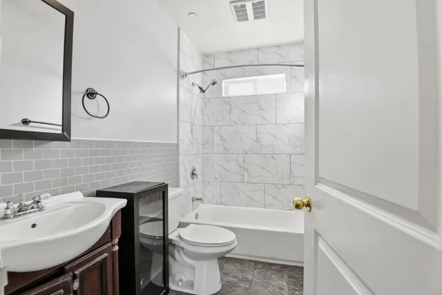 $3,775 | 1614 West 39th Place, Los Angeles, CA 90062