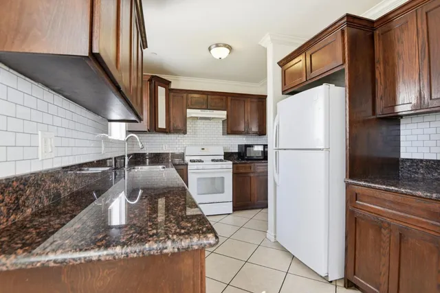 $3,775 | 1614 West 39th Place, Los Angeles, CA 90062