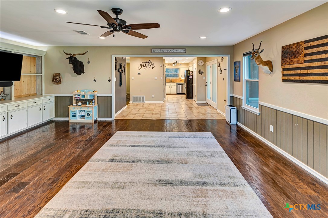 351 Sulphur Estates Road Victoria, TX 77905 - Photo 11 of 38 Gallery Image 11