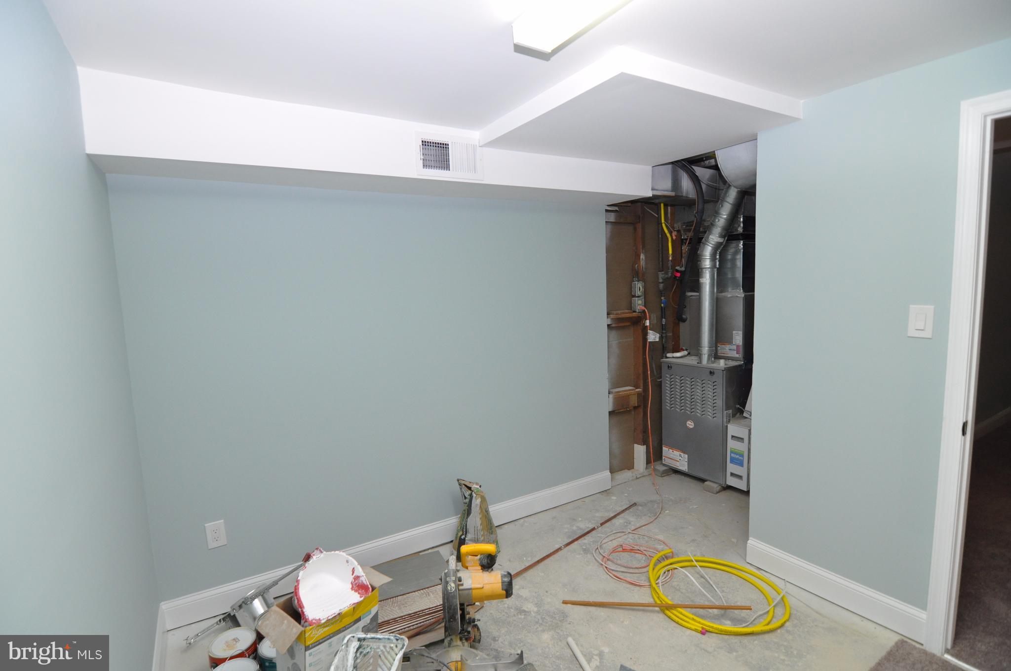 809 East Franklin Avenue Silver Spring, MD 20901 - Photo 23 of 30 Interior (General)