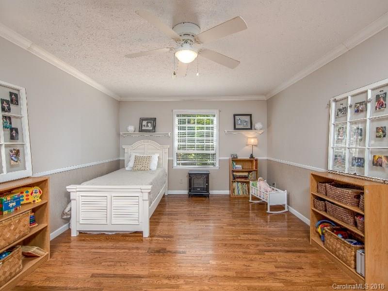 203 Davis Mountain Road Laurel Park, NC 28739 - Photo 14 of 34