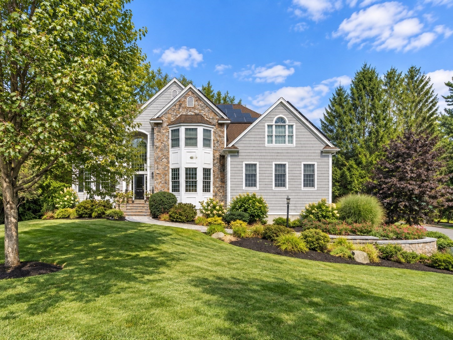 2 Spruce Run Beverly, MA 01915 - Photo 2 of 42 Gallery Image 2