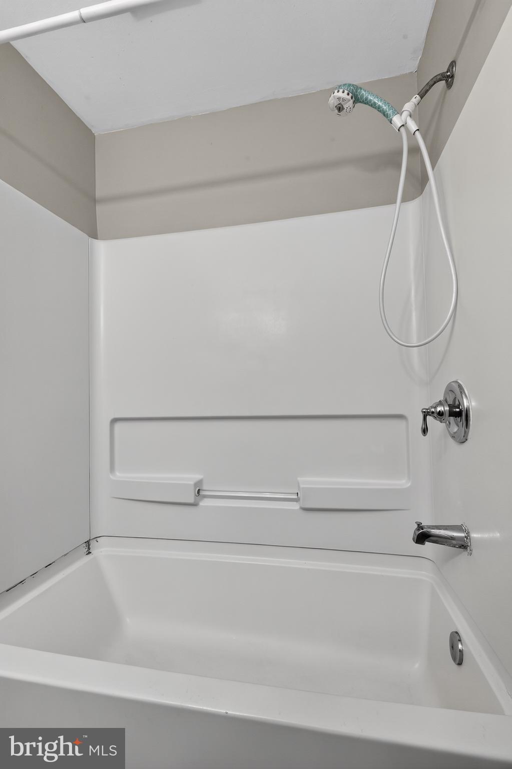 1518 Manley Road, Unit B33 West Chester, PA 19382 - Photo 19 of 34 Hall Bathroom