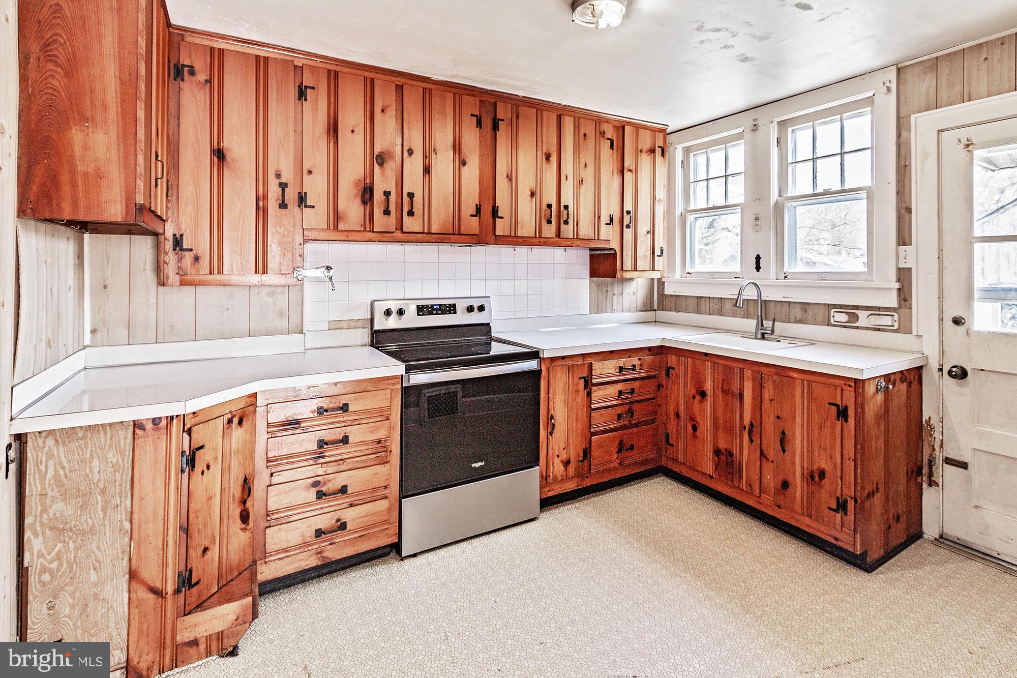 286 Morrison Avenue Salem, NJ 08079 - Photo 7 of 27 kitchen