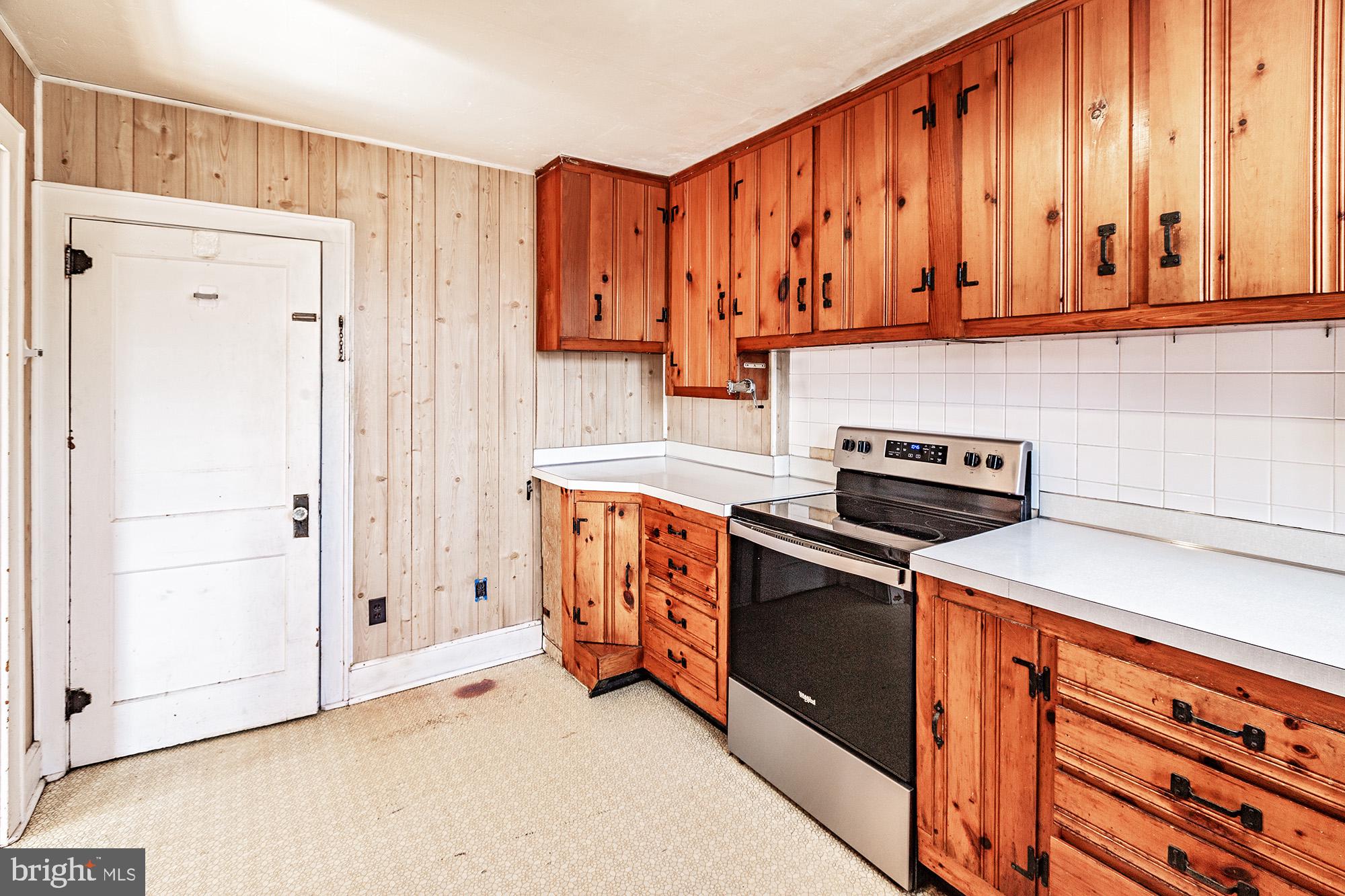 286 Morrison Avenue Salem, NJ 08079 - Photo 8 of 27 kitchen