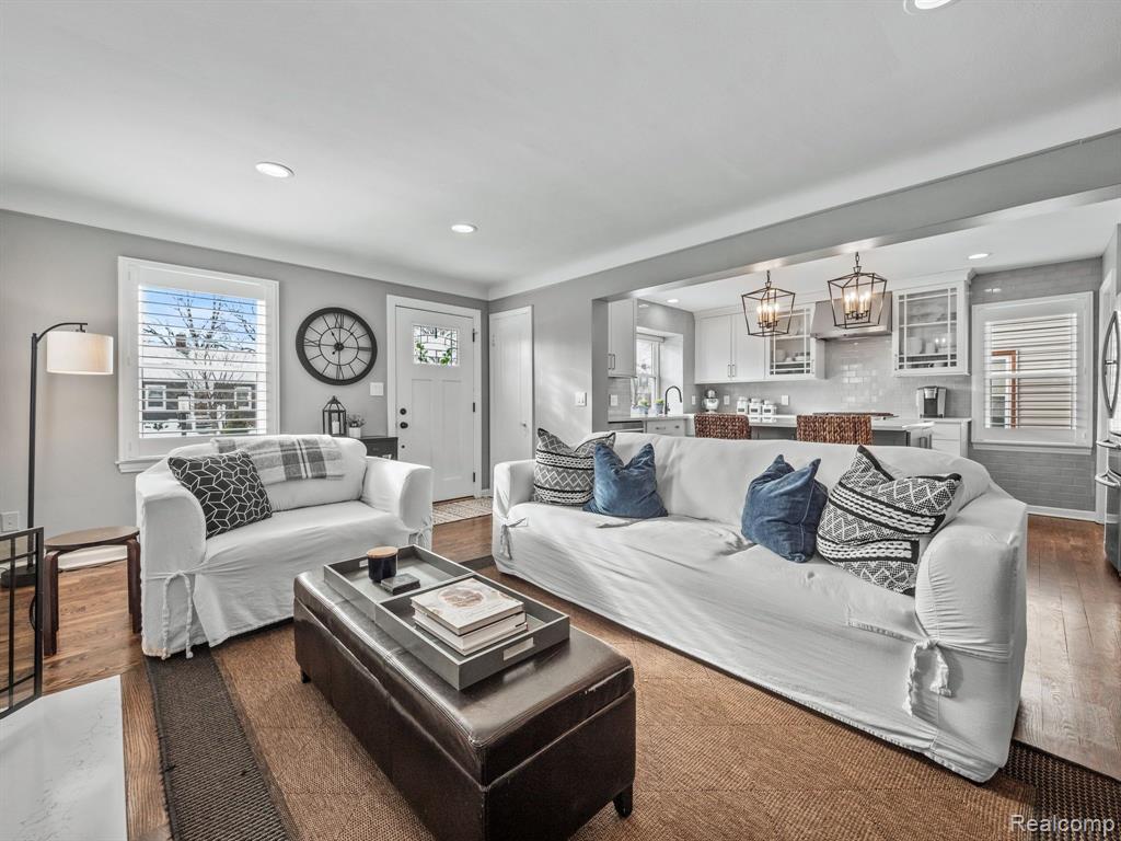 812 Cambridge Road Berkley, MI 48072 - Photo 7 of 32 Gallery Image 7