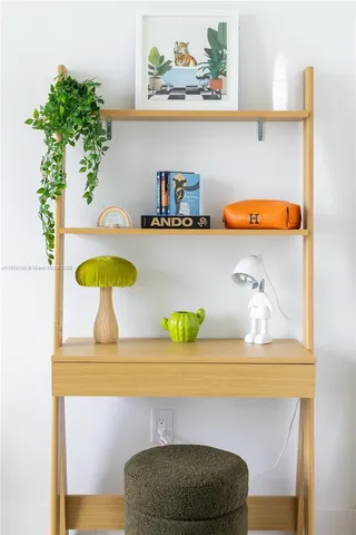 $9,000 | 159 Northeast 6th Street, Unit 3615, Miami, FL 33132