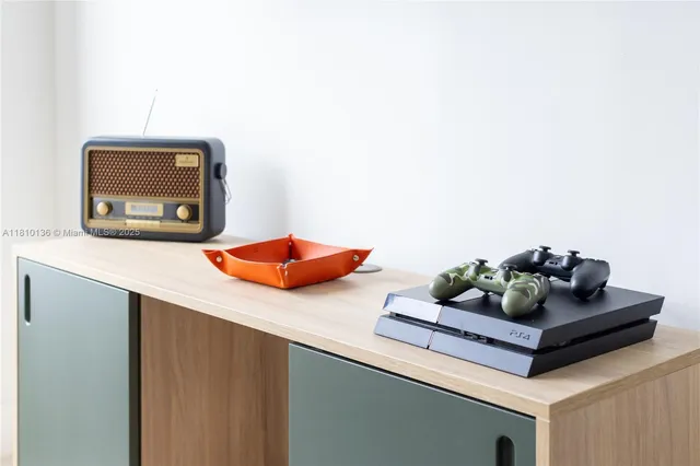 $9,000 | 159 Northeast 6th Street, Unit 3615, Miami, FL 33132