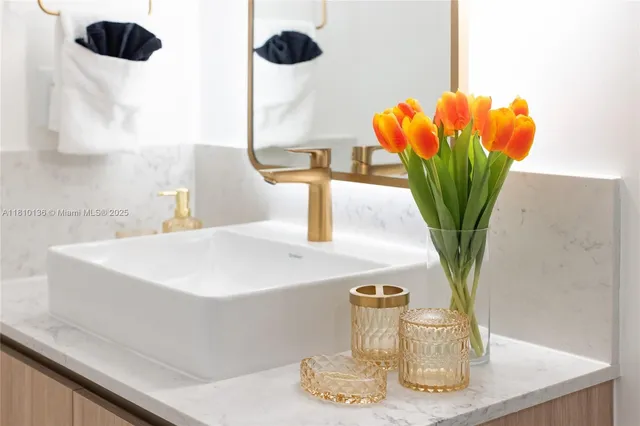 $9,000 | 159 Northeast 6th Street, Unit 3615, Miami, FL 33132