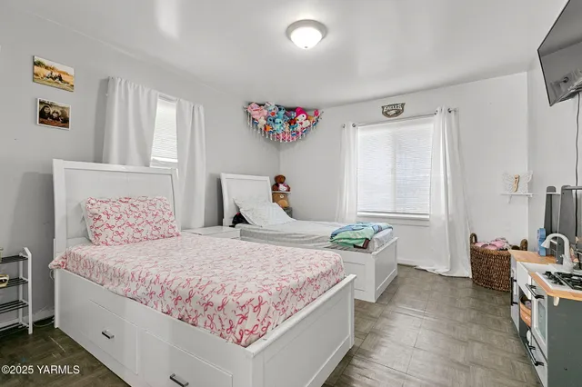 $259,500 | 419 West 3rd Street, Wapato, WA 98951