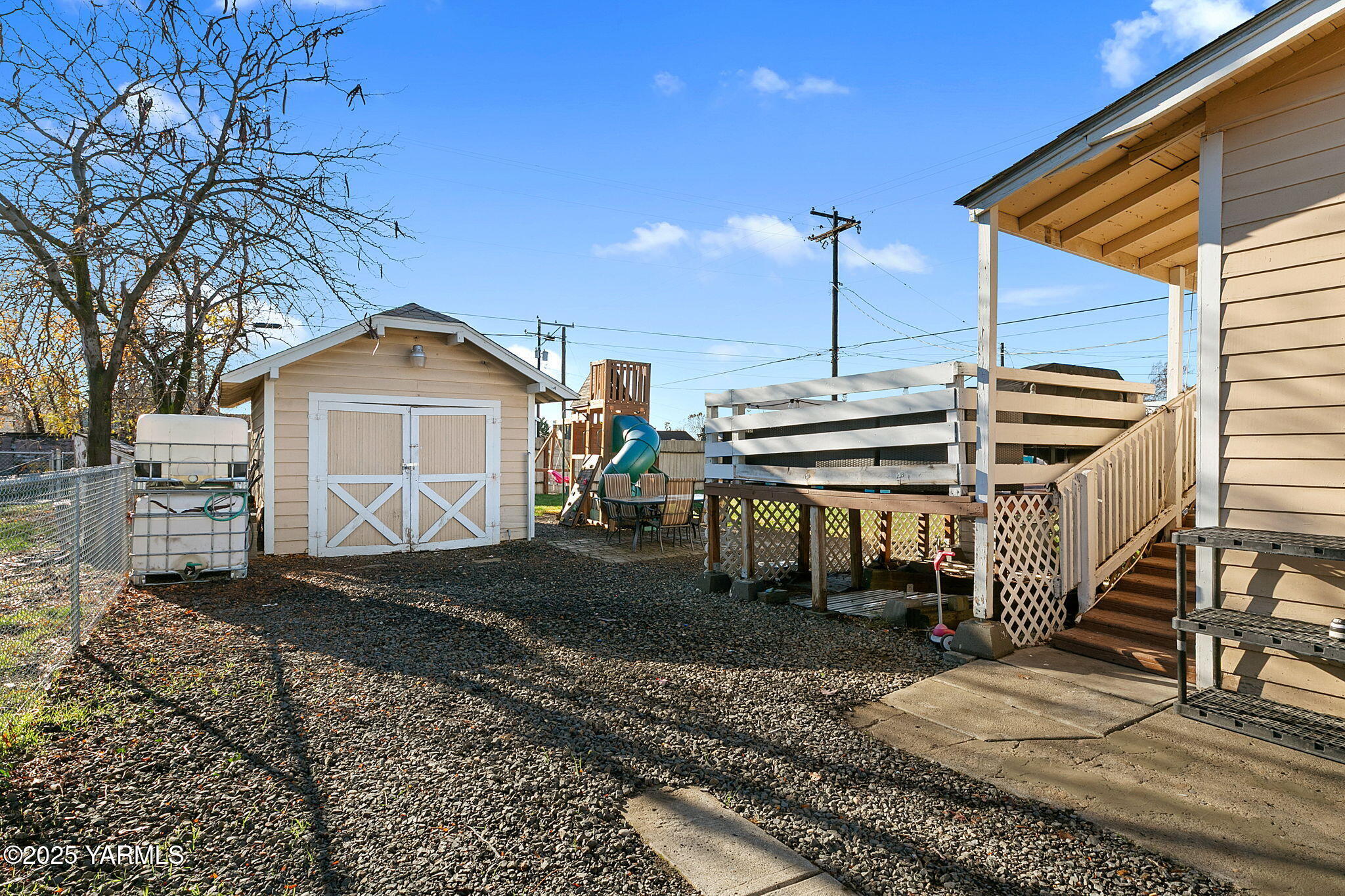 419 West 3rd Street Wapato, WA 98951 - Photo 7 of 19 a view of a house with a patio