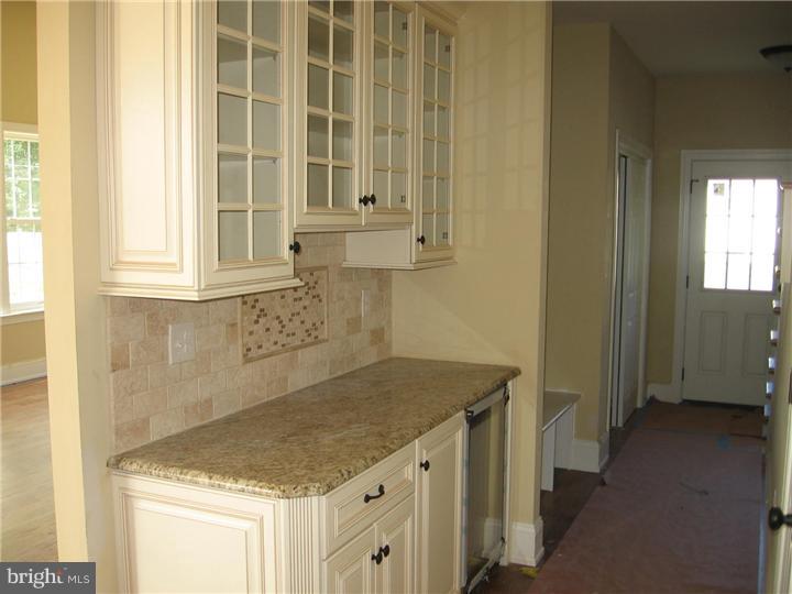 8 West Golf View Road, Unit 5 Havertown, PA 19083 - Photo 11 of 25 Butler Pantry