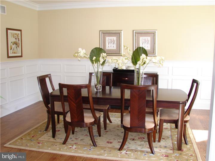 8 West Golf View Road, Unit 5 Havertown, PA 19083 - Photo 7 of 25 Dining Room