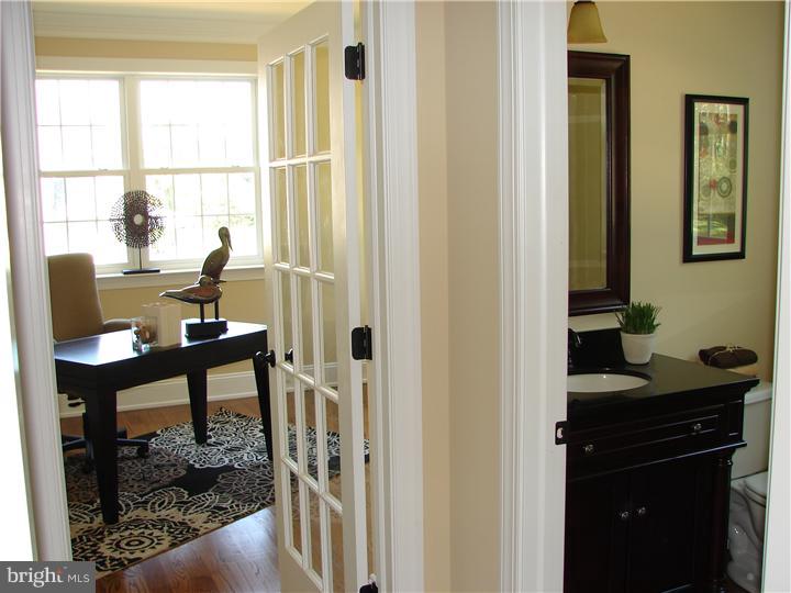 8 West Golf View Road, Unit 5 Havertown, PA 19083 - Photo 8 of 25 Office / Study