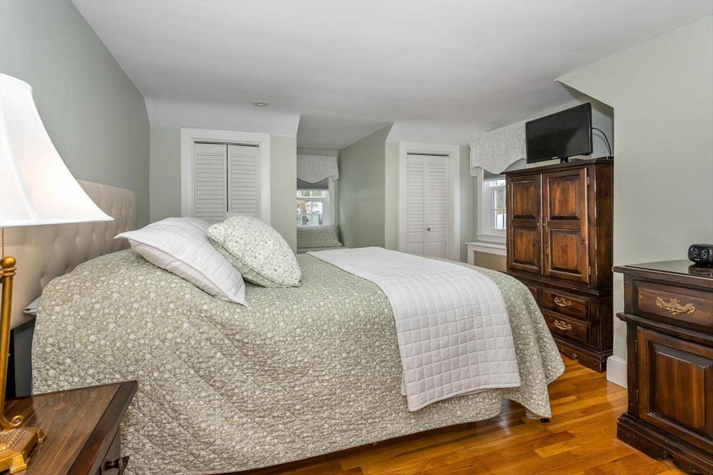 20 Forrest Road Walpole, MA 02081 - Photo 14 of 19