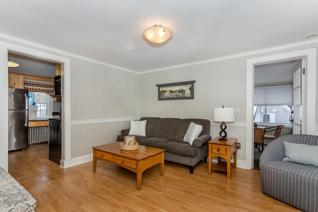 20 Forrest Road Walpole, MA 02081 - Photo 5 of 19