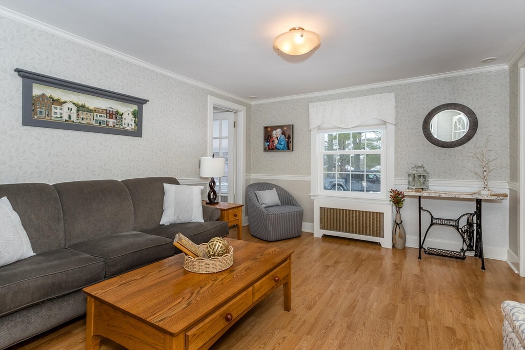 20 Forrest Road Walpole, MA 02081 - Photo 7 of 19