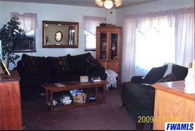 628 Line Street Decatur, IN 46733 - Photo 4 of 5
