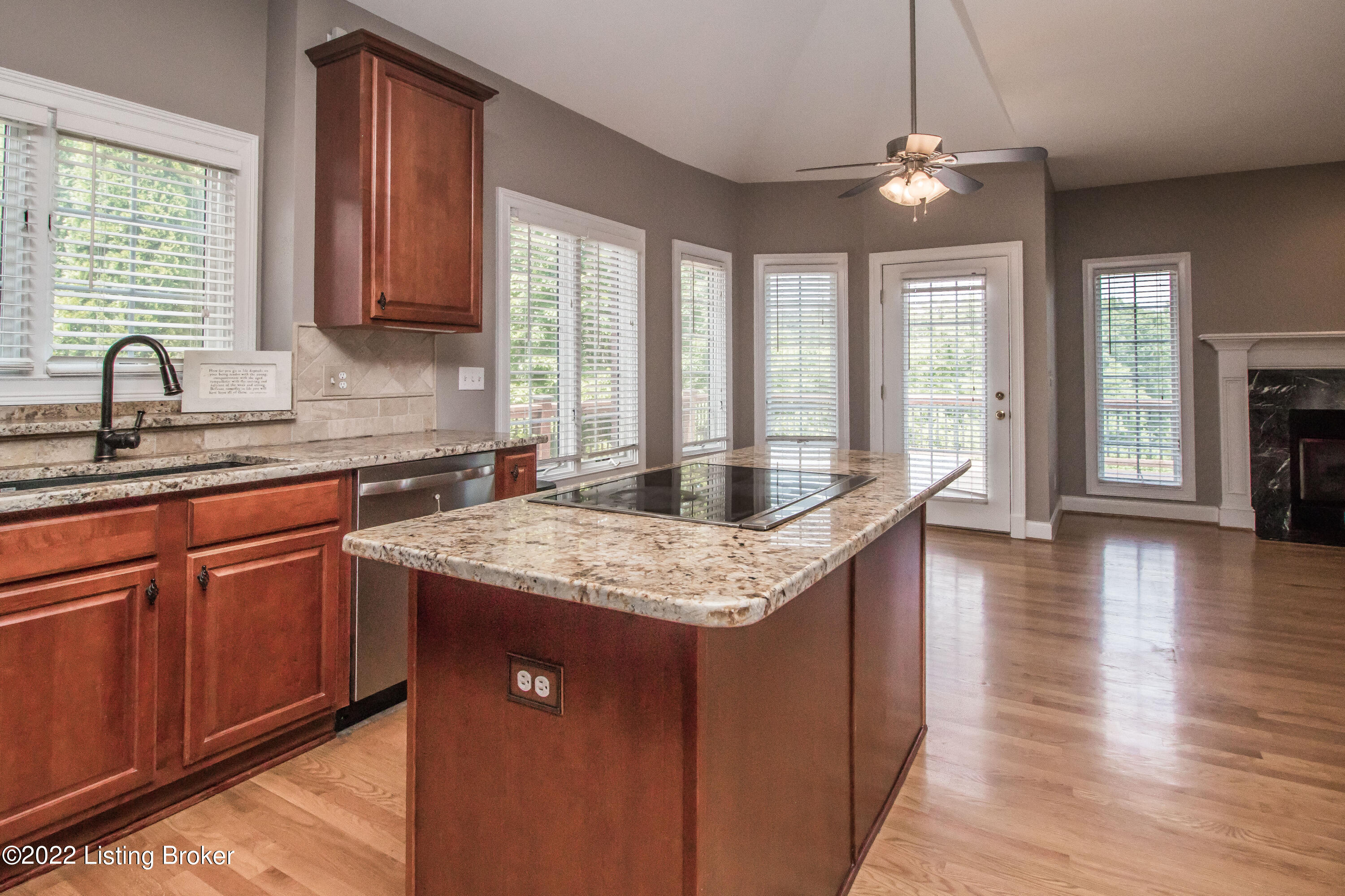 6107 Hensley Road Prospect, KY 40059 - Photo 15 of 76 13