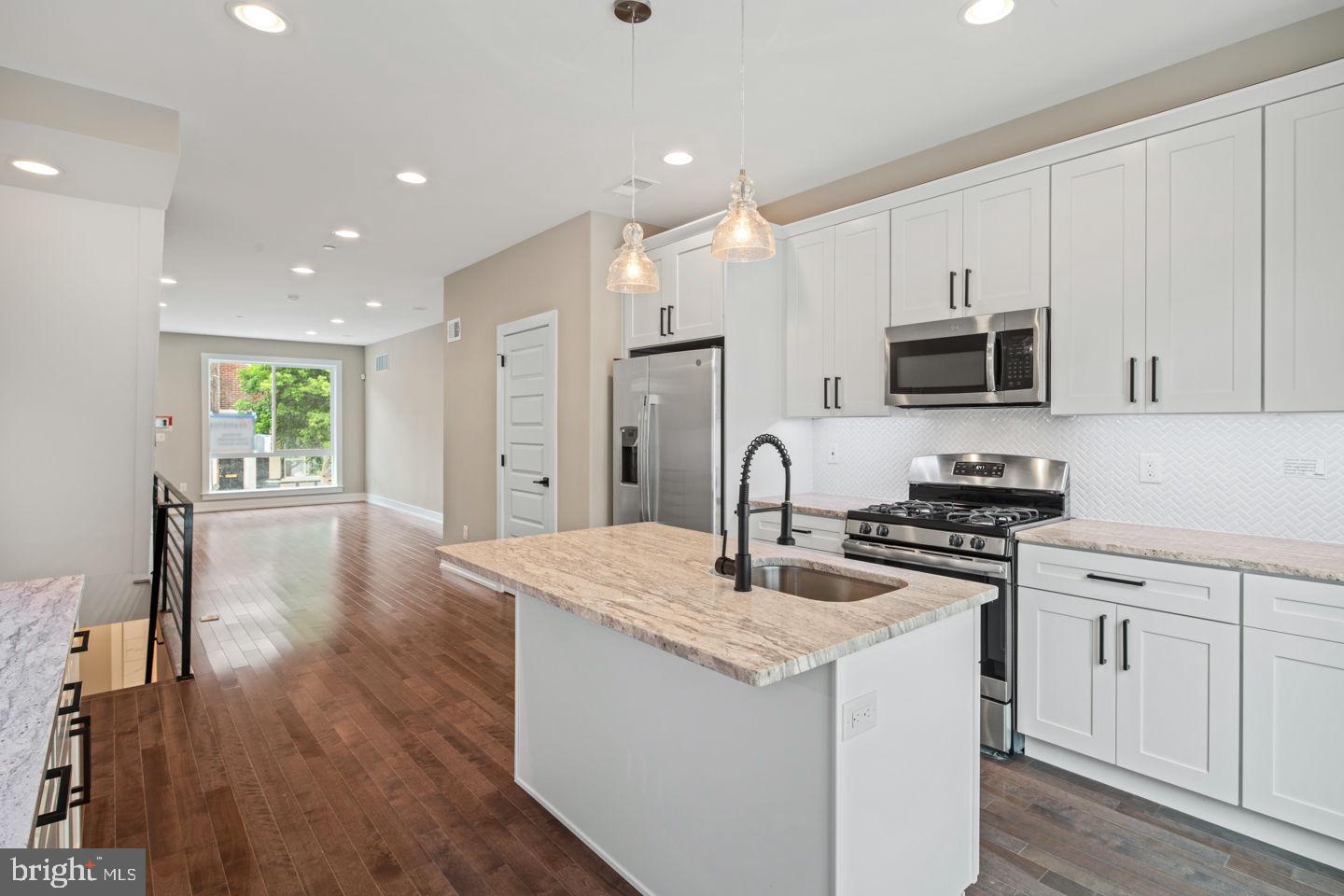 1716 Reed Street Philadelphia, PA 19146 - Photo 8 of 34