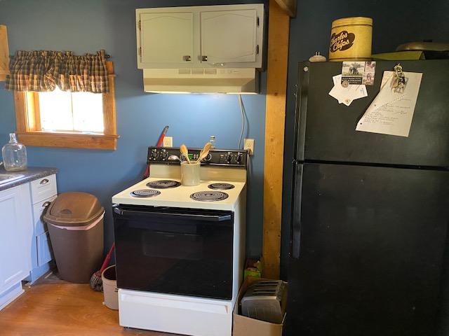 1395 Colonial Road Blue Ridge, VA 24064 - Photo 3 of 7 a utility room with dryer and washer