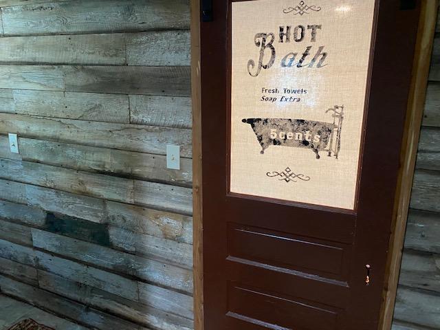1395 Colonial Road Blue Ridge, VA 24064 - Photo 6 of 7 a view of dresser