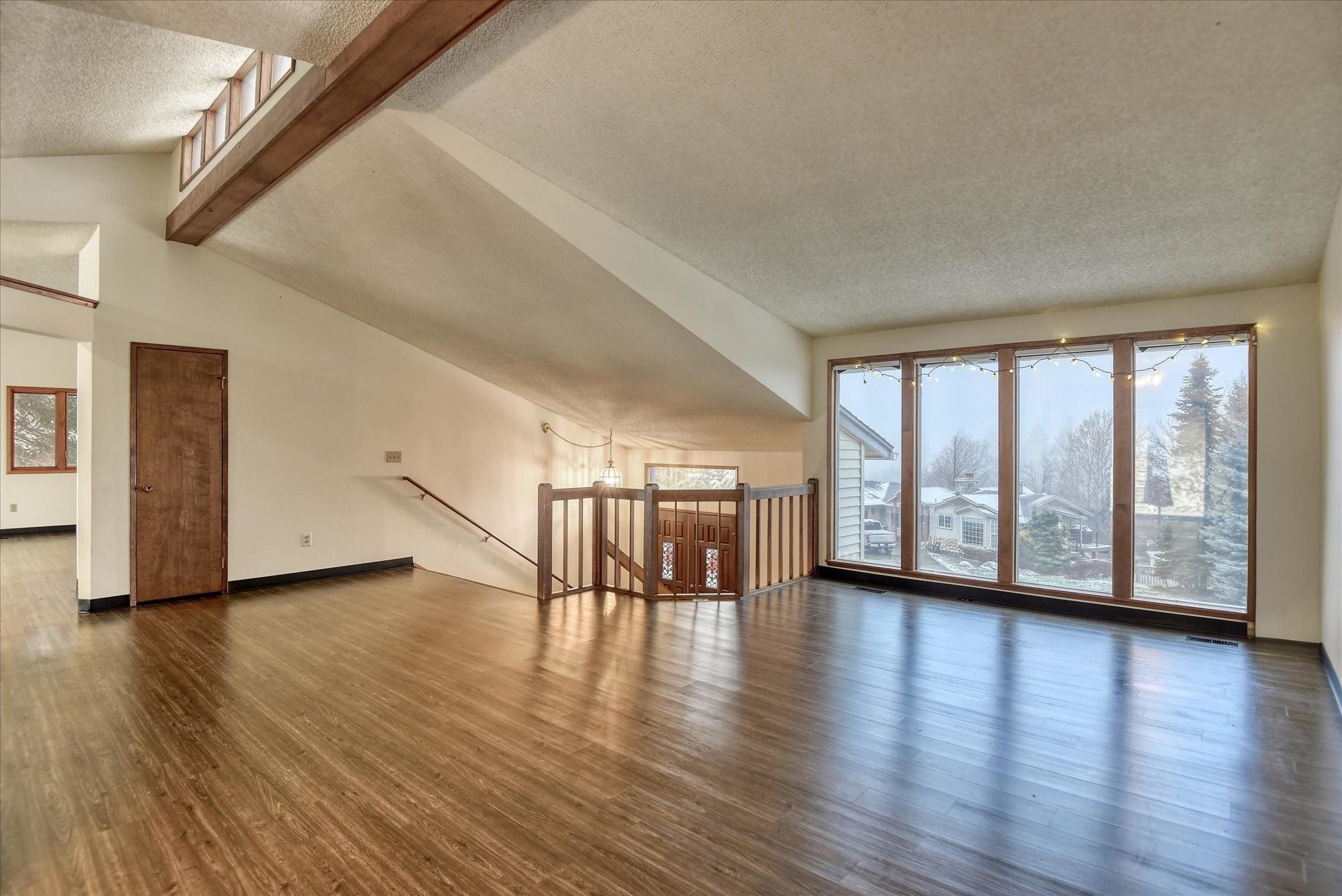 1715 South Ridgemont Drive Spokane Valley, WA 99037 - Photo 3 of 44