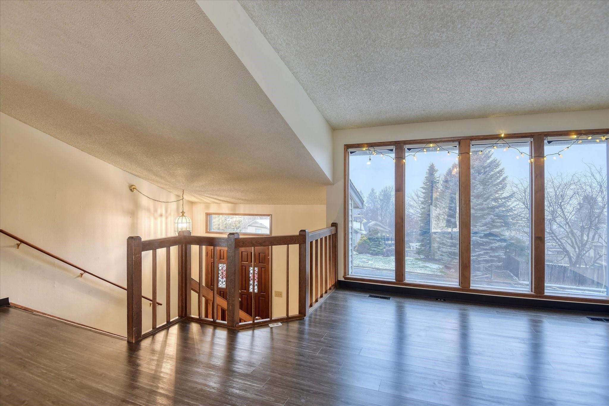 1715 South Ridgemont Drive Spokane Valley, WA 99037 - Photo 5 of 44