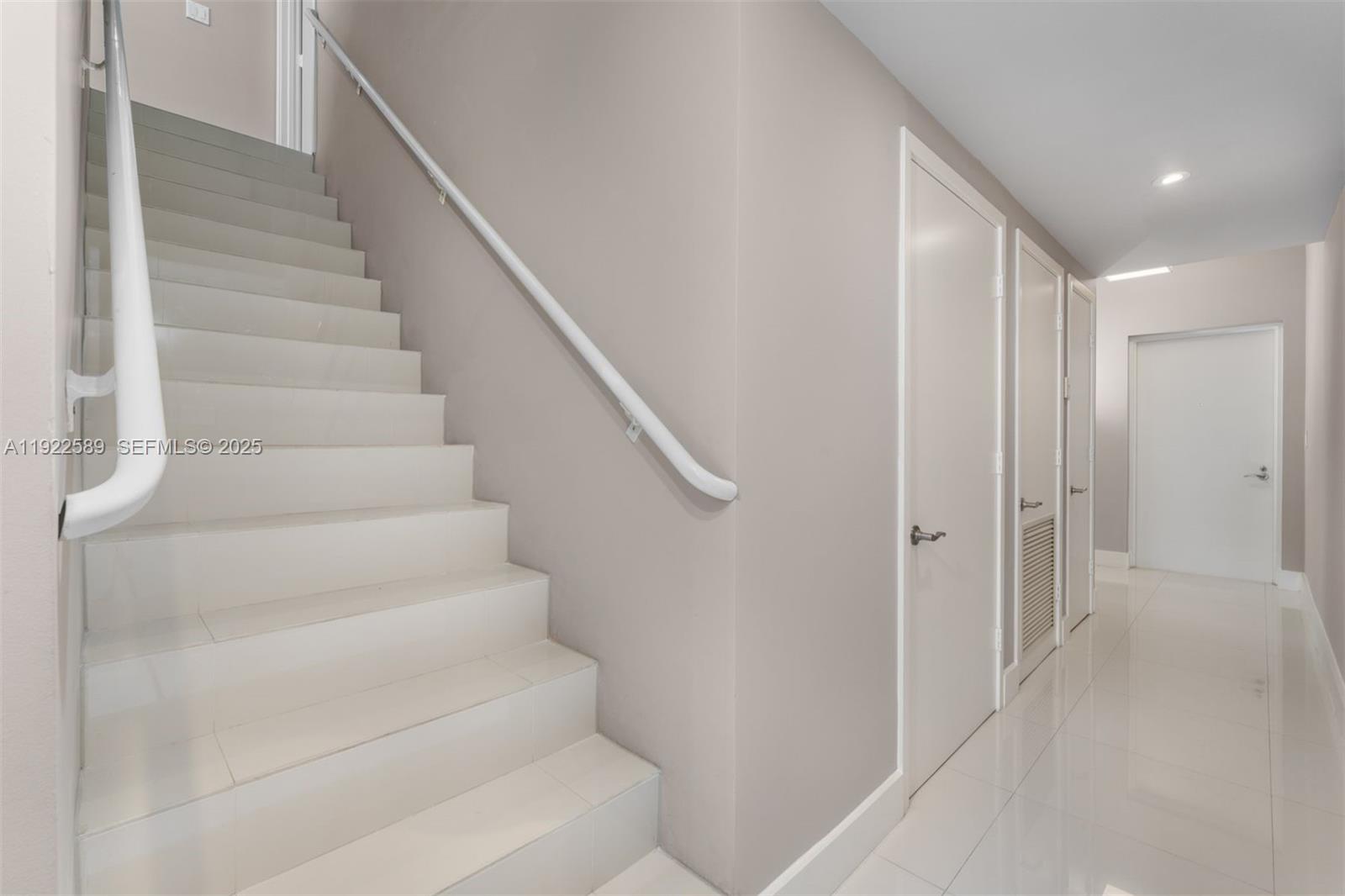 6000 Collins Avenue, Unit 330 Miami Beach, FL 33140 - Photo 15 of 25 a view of entryway