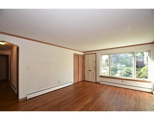 59 Hobbs Road Waltham, MA 02452 - Photo 8 of 23 Gallery Image 8