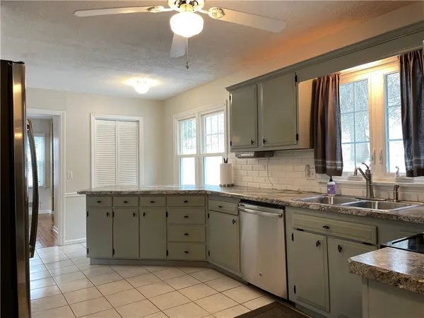 $395,000 | 23 Blackwatch Trail, Perinton, NY 14450