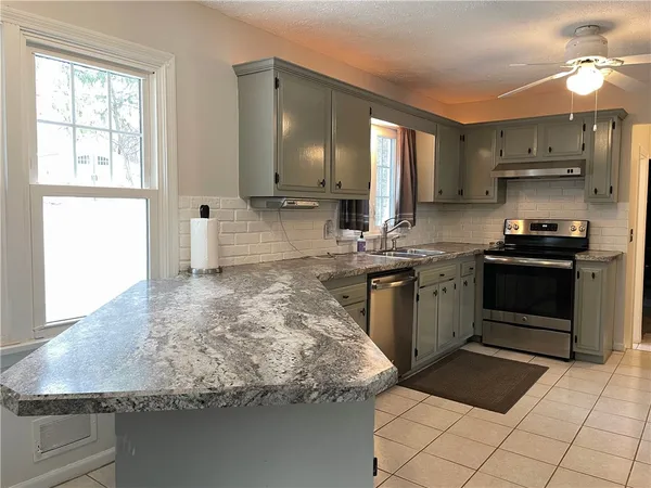 $395,000 | 23 Blackwatch Trail, Perinton, NY 14450