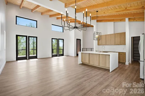 $957,500 | 102 Sandpiper Palisades Street, Hendersonville, NC 28792