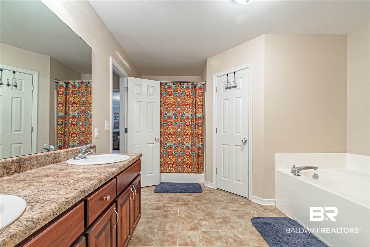 16095 Pine Grove Rd Extension South Bay Minette, AL 36507 - Photo 17 of 33 Master Bath Tub/Shower