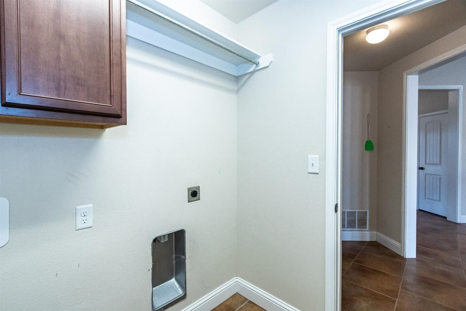 9706 Ridgely Avenue Lubbock, TX 79424 - Photo 29 of 32 a view of an empty room