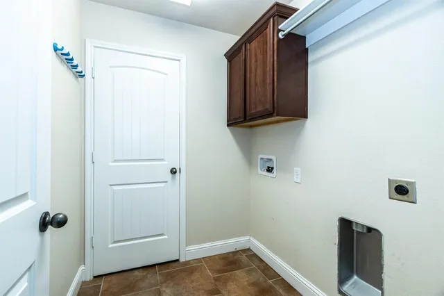 a view of a closet area