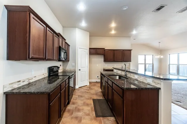 $2,250 | 9706 Ridgely Avenue, Lubbock, TX 79424