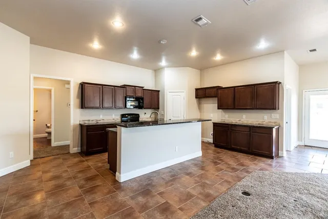 $2,250 | 9706 Ridgely Avenue, Lubbock, TX 79424