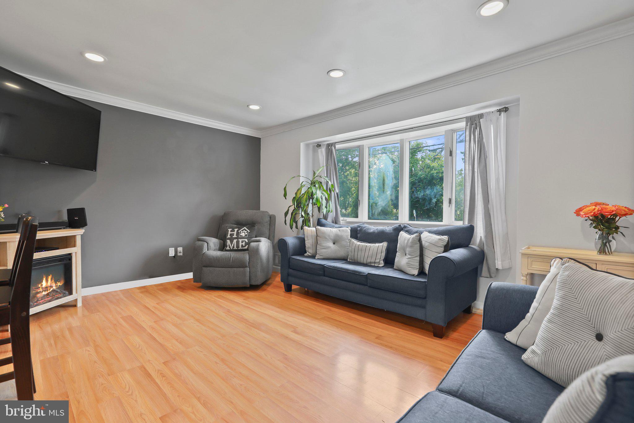 86 Rosedale Avenue Ewing, NJ 08638 - Photo 2 of 26 Gallery Image 2