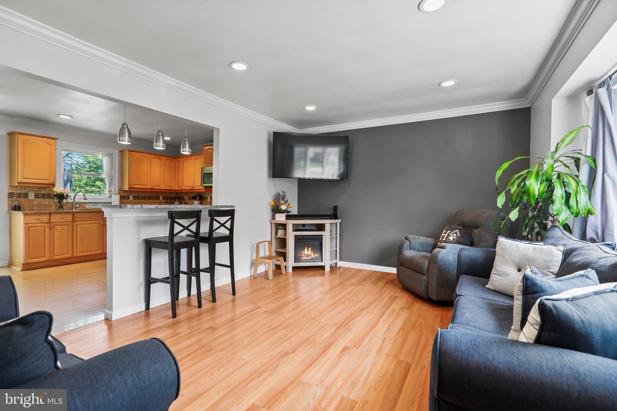 86 Rosedale Avenue Ewing, NJ 08638 - Photo 3 of 26 Gallery Image 3