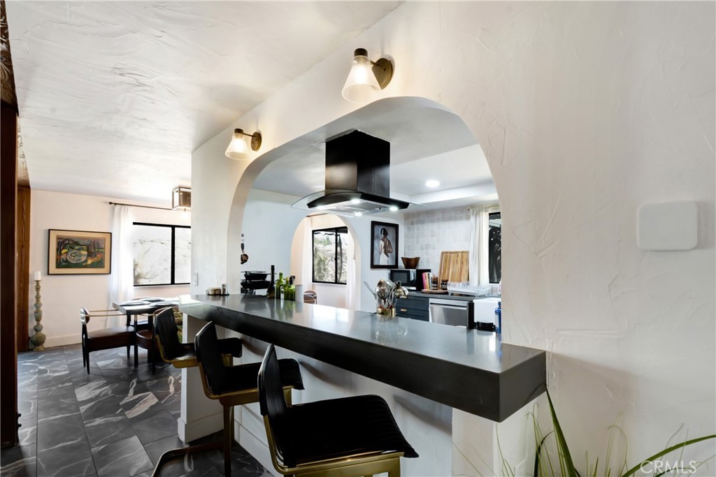 17295 Ridge Canyon Drive Riverside, CA 92506 - Photo 20 of 56 Kitchen Bar