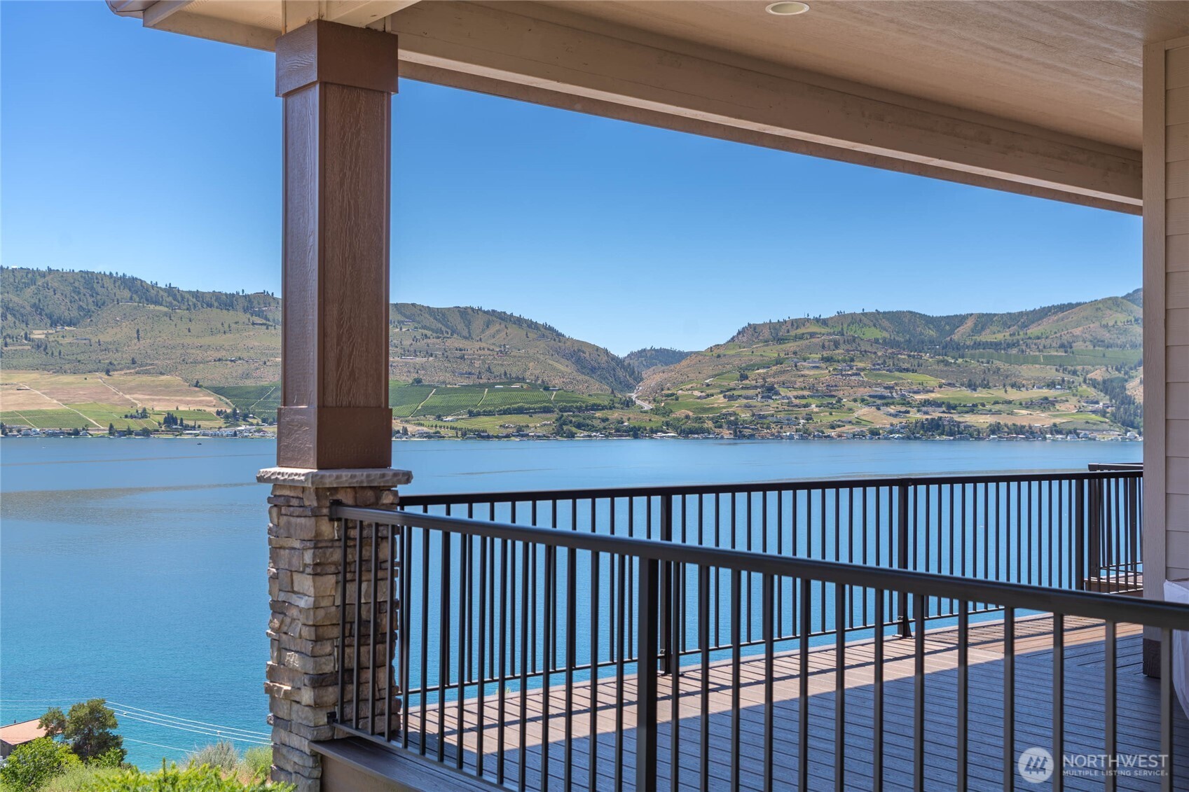 229 Apple Avenue Chelan, WA 98816 - Photo 4 of 40